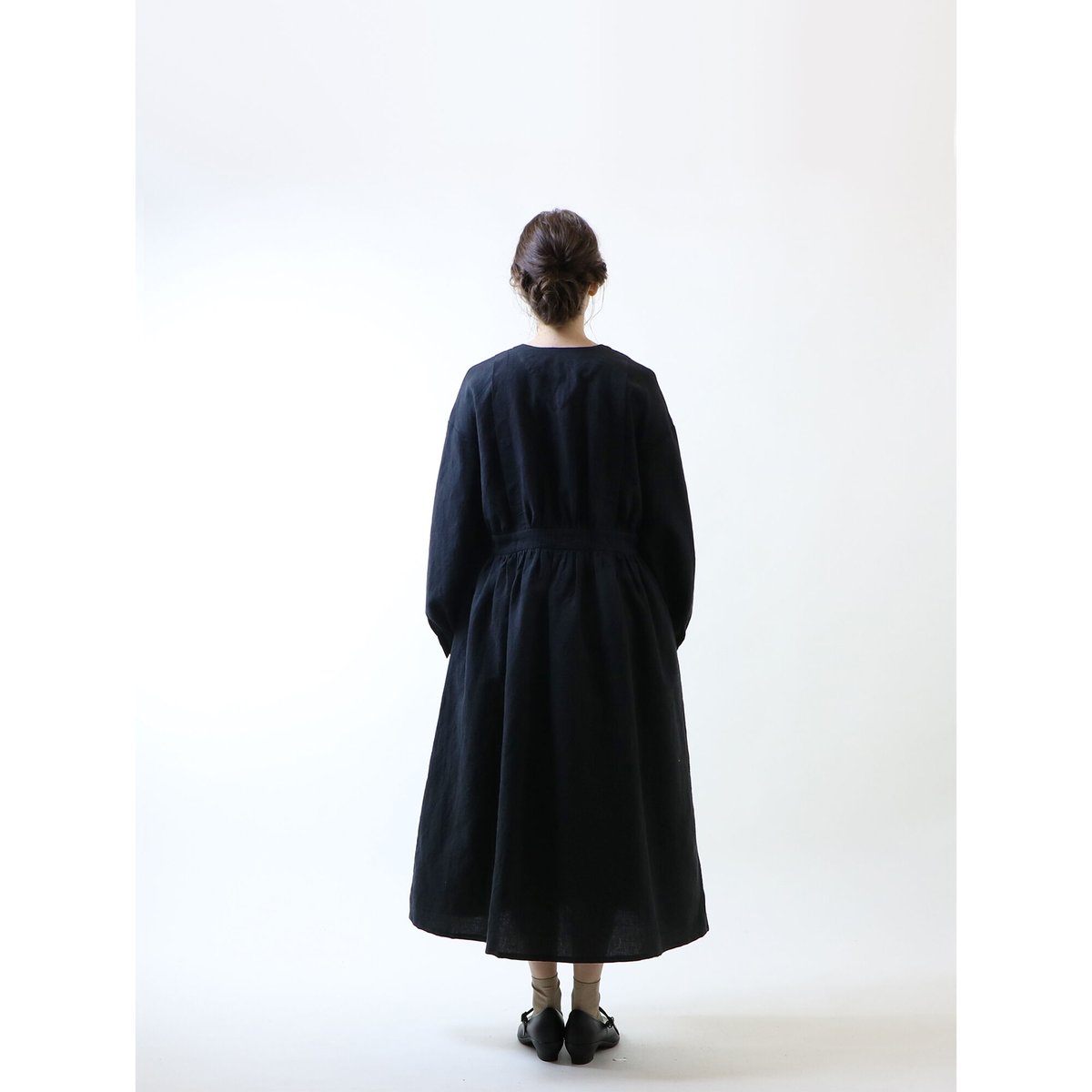 まもなく終了【極美品】MAGALIアイリッシュリネン＆コットン・タックワンピース まもなく終了【極美品】MAGALIアイリッシュリネン＆コットン