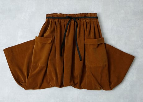 SK43BR　コットン・マイクロコーデュロイ・タックスカート／ブリックブラウン（MAGALI）
