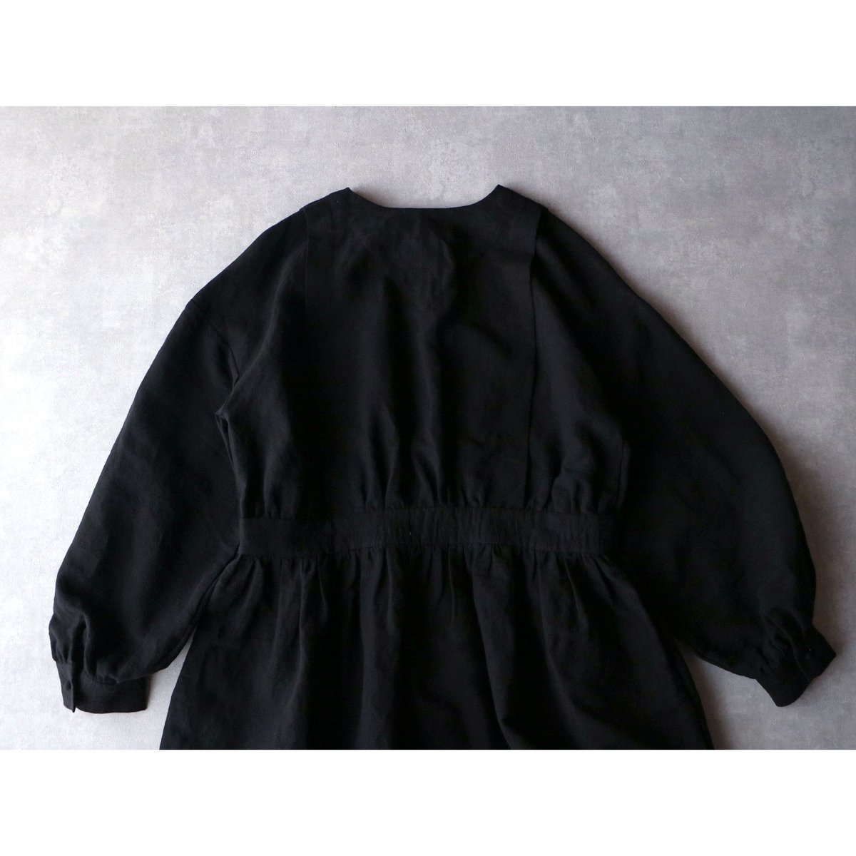 まもなく終了【極美品】MAGALIアイリッシュリネン＆コットン・タックワンピース 極美品】MAGALIアイリッシュリネン＆コットン・タックワンピース