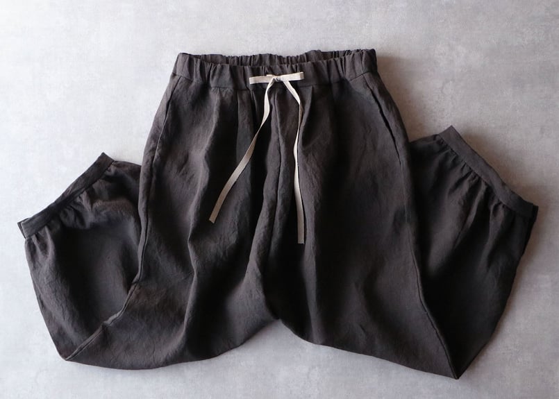 MAGALI 天日干しコットン 裾ギャザーパンツ　グレー　新品タグ付き CATEGORY MAGALI | select shop Calli