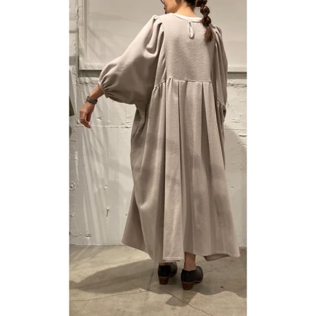 UNIVERSAL TISSU ウールカシミヤビーバー タックギャザーワンピース ペールベージュ