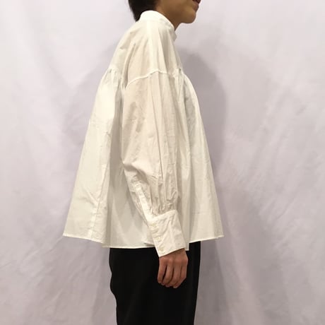 UNIVERSAL TISSU モックネックブラウス　クロストライプ
