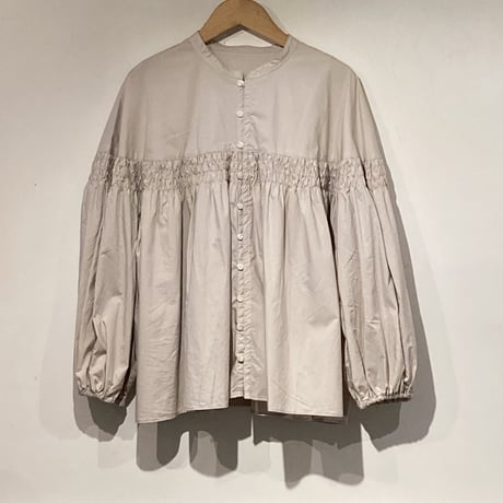 UNIVERSAL TISSU　ヨークシャーリングブラウス　グレージュ