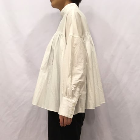 UNIVERSAL TISSU モックネックブラウス　クロ