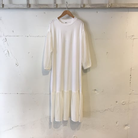 UNIVERSAL TISSU  マルチエフェクトジャージー ギャザーワンピース 白