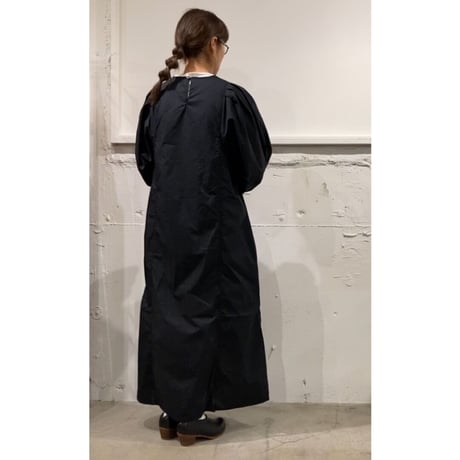 UNIVERSAL TISSU タックスリーブワンピース ペールベージュ