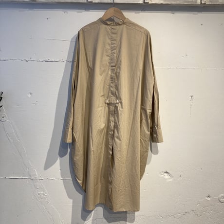 UNIVERSAL TISSU ナチュラルタイプライター バンドカラーロングシャツ ベージュ