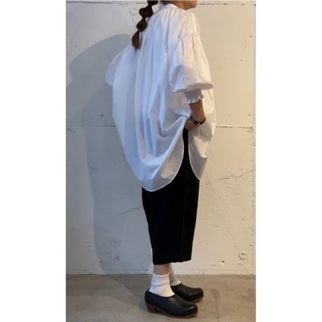 NIVERSAL TISSU トリプルシャーリング バンドカラーブラウス　シロ