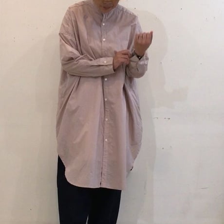 UNIVERSAL TISSU タイプライター バックスリットシャツ　クロ