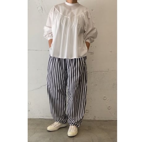 UNIVERSAL TISSU スタンドカラーブラウス シロ