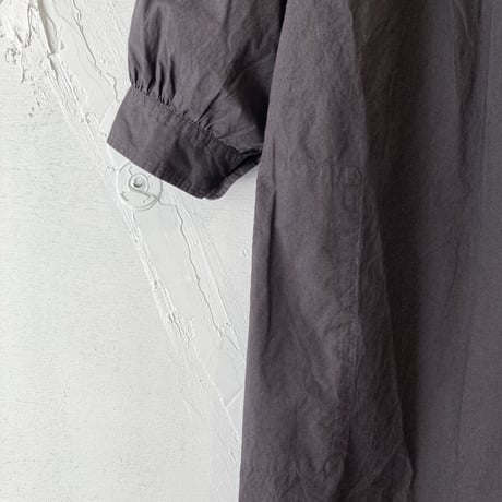 NATURALLAUNDRY スモッグタックワンピース チャコール