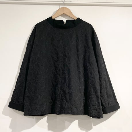 grin witeberry刺繍プルオーバー ブラック