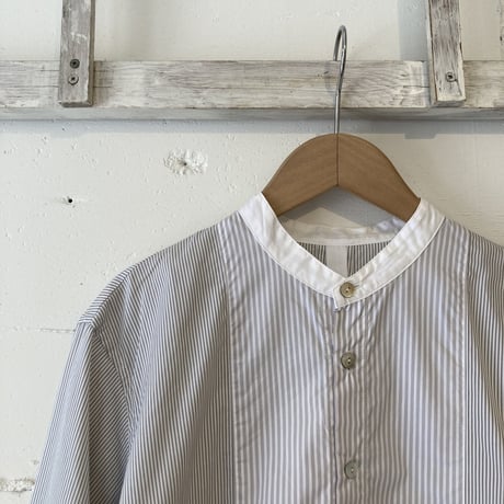 NATURAL LAUNDRY ブロード クレリックパネルシャツ シロ×ベージュストライプ