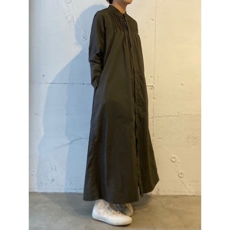 UNIVERSAL TISSU ナチュラルタイプライター ピンタックワンピース シロ
