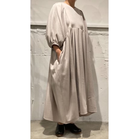 UNIVERSAL TISSU ウールカシミヤビーバー タックギャザーワンピース ペールベージュ