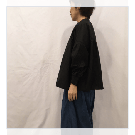 UNIVERSAL TISSU タイプライターシャーリングブラウス　グレーストライプ