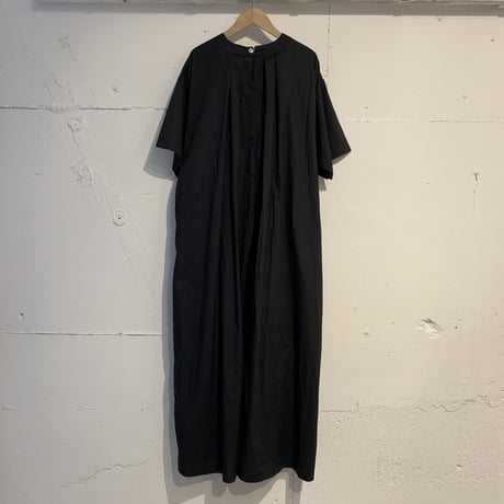 UNIVERSAL TISSU ハーフスリーブワンピース クロ