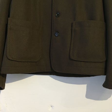 UNIVERSAL TISSU ノーカラークラシックジャケット　カーキ