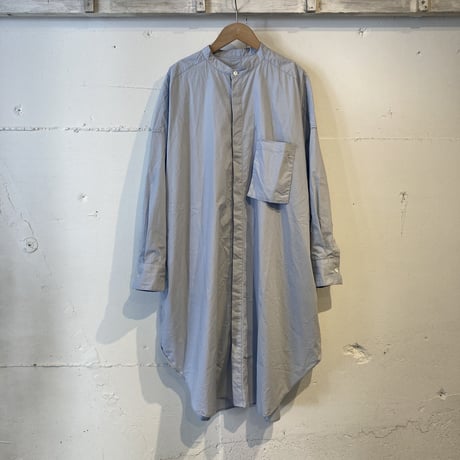 UNIVERSAL TISSU ナチュラルタイプライター バンドカラーロングシャツ スモーキーサックス