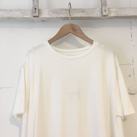 NATURAL LAUNDRY 脇ギャザーパネルワンピース オフ白