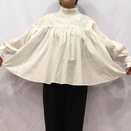 UNIVERSAL TISSU モックネックブラウス　クロ