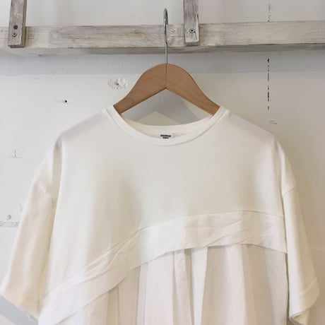 UNIVERSAL TISSU　クラシック天竺 タックワンピース　白