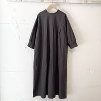 NATURALLAUNDRY スモッグタックワンピース チャコール