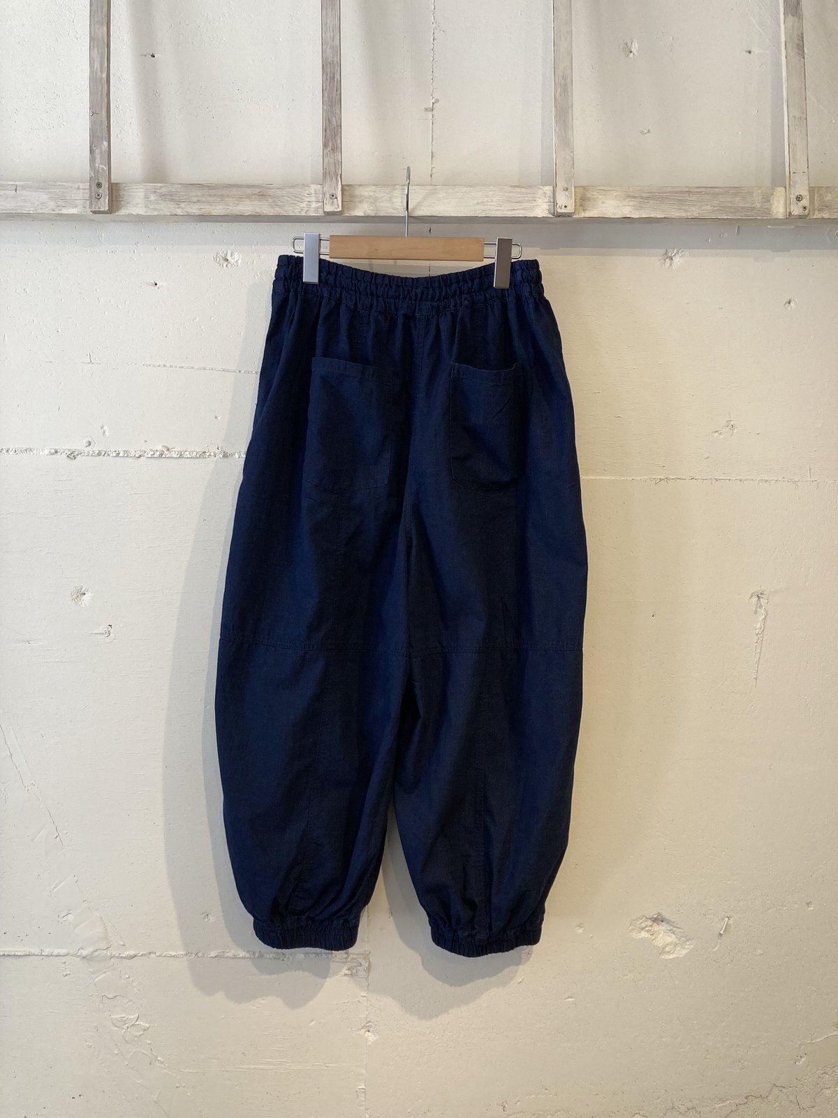 Clip.tab インディゴシャンブレー シータパンツ インディゴ | un de plus 