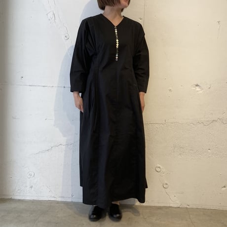 UNIVERSAL TISSU シェルボタンワンピース 白