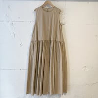 UNIVERSAL TISSU ナチュラルタイプライター ギャザーワンピース ベージュ