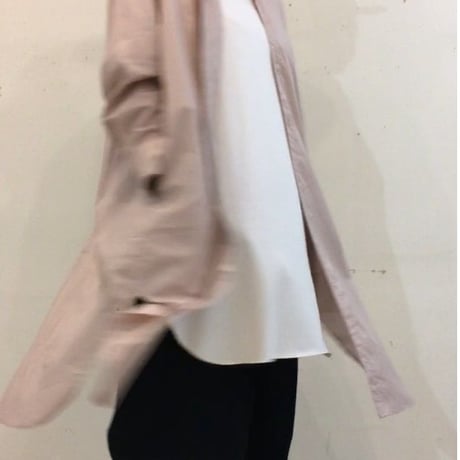 UNIVERSAL TISSU タイプライター バックスリットシャツ　シロ