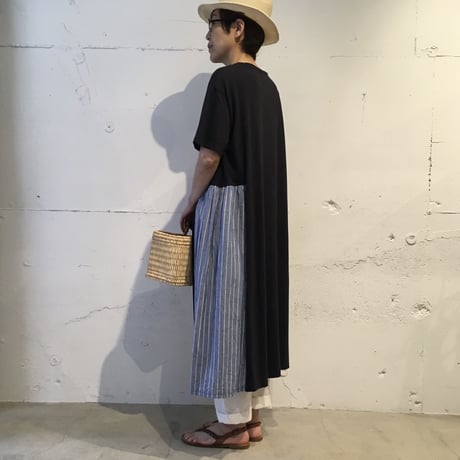 NATURAL LAUNDRY 脇ギャザーパネルワンピース オフ白