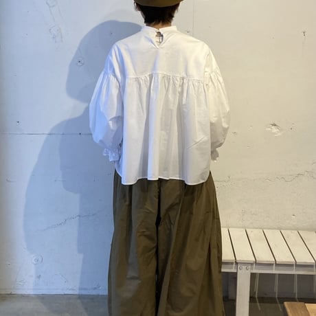 UNIVERSAL SEVEN USAコットン パネルギャザープルオーバー シロ