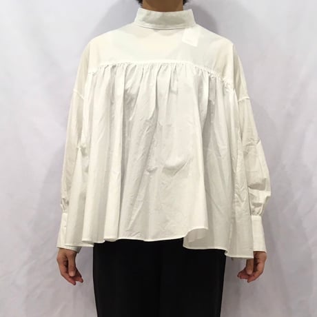 UNIVERSAL TISSU モックネックブラウス　シロ