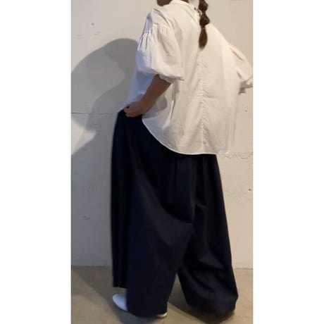 UNIVERSAL TISSU モックネックギャザーブラウス シロ