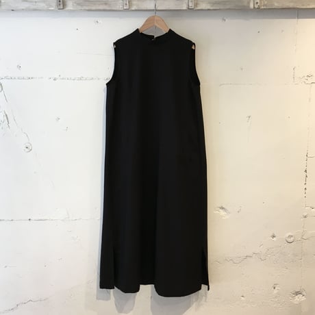 GALERIE TISSU リプリープリネン混モックネックワンピース クロ