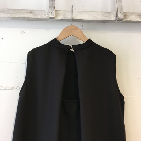 GALERIE TISSU リプリープリネン混モックネックワンピース クロ