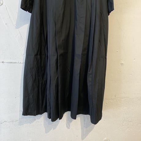 UNIVERSAL TISSU ホスピタル ロングスリーブワンピース クロ
