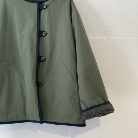 NATURAL LAUNDRY ボアリバーシブルジャケット　カーキ× チャコールグレー