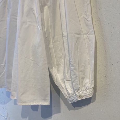 UNIVERSAL TISSU ナチュラルタイプライター クラシックギャザーブラウス シロ