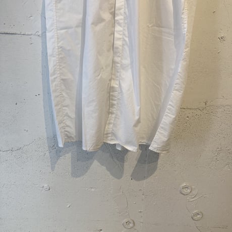 UNIVERSAL TISSU ナチュラルタイプライター ピンタックワンピース シロ