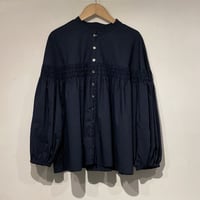UNIVERSAL TISSU　ヨークシャーリングブラウス　ネイビー