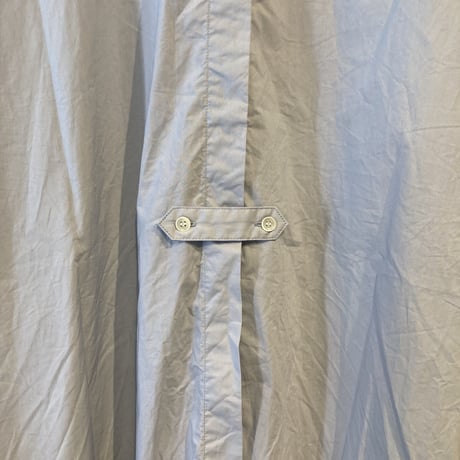 UNIVERSAL TISSU ナチュラルタイプライター バンドカラーロングシャツ スモーキーサックス