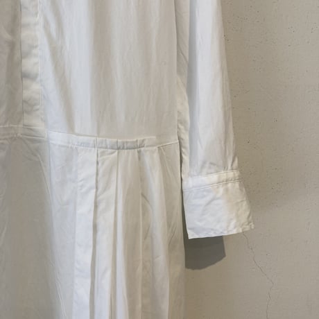 UNIVERSAL TISSU ホスピタル ロングスリーブワンピース シロ