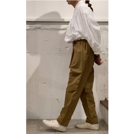 GALERIE TISSU コーデュロイ イージーセーラーパンツ カーキ