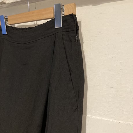 UNIVERSAL TISSU トリプルワッシャーリネンラップキュロットパンツ クロ