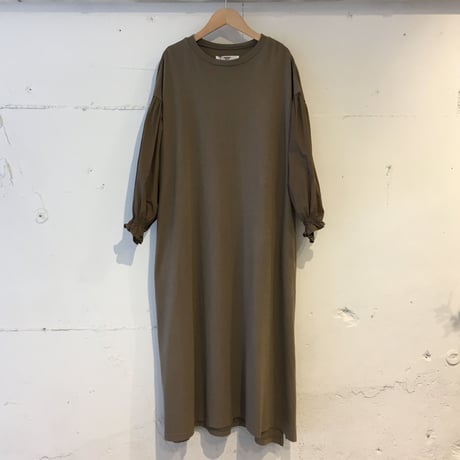 UNIVERSAL SEVEN　USAコットン コンボスリーブワンピース グレージュ
