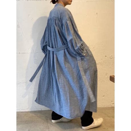 UNIVERSAL TISSU ソフトデニムへリンボン ギャザーシャツドレス ライトブルー