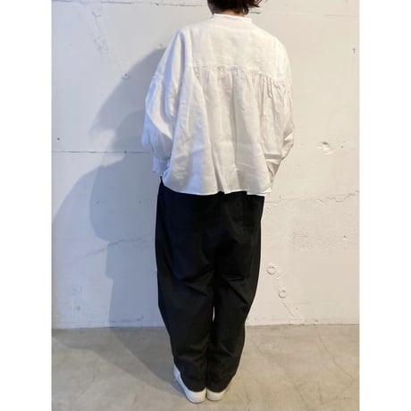 UNIVERSAL TISSU フレンチリネン シャーリングブラウス リネンシロ