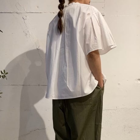 ナチュラルタイプライター タックスリーブブラウス クロ